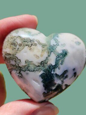 Moss Agate Heart Palm Stone (MA304)